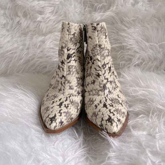 1.STATE Kelte Pointed Toe Bootie - Picture 9 of 13